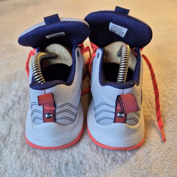 Under Armour NBA Basketball Sneakers Steph Curry 3Z6 Grey Red Kids Youth Size 4Y - Picture 4 of 7